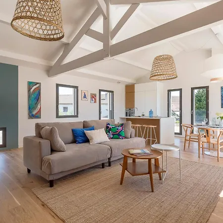 Apartmán With Large Terrace Elegant Cozy Haven *